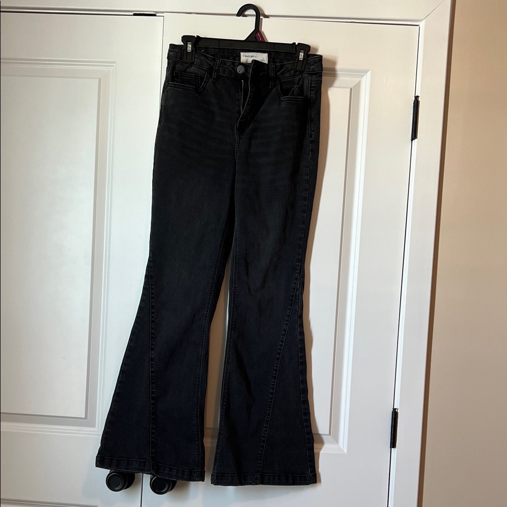 Elegant Black Flare Jeans for Women